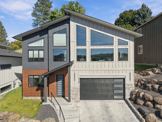 2107 E Turnberry Ln, Spokane, WA 99223 property photo