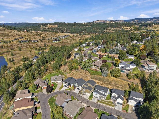 2107 E Turnberry Ln, Spokane, WA 99223