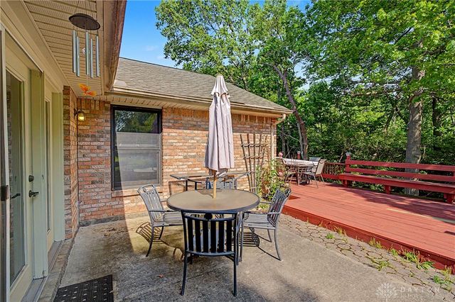 1131 Castleton Court, Miamisburg, OH 45342