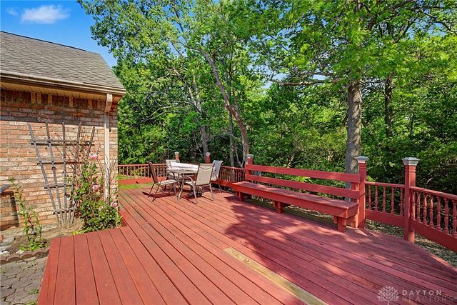1131 Castleton Court, Miamisburg, OH 45342