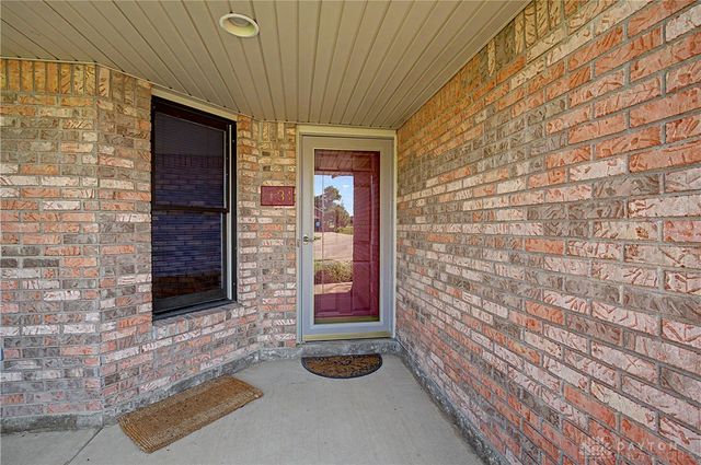 1131 Castleton Court, Miamisburg, OH 45342