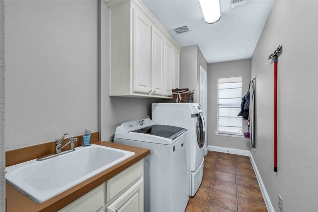 2217 Landoine Lane, Lewisville, TX 75056