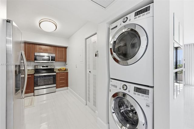 3300 NE 191st St 714, Aventura, FL 33180