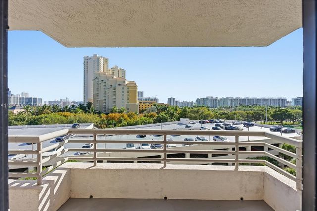 3300 NE 191st St 714, Aventura, FL 33180