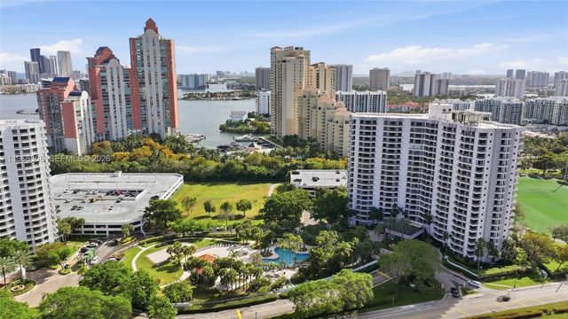 3300 NE 191st St 714, Aventura, FL 33180