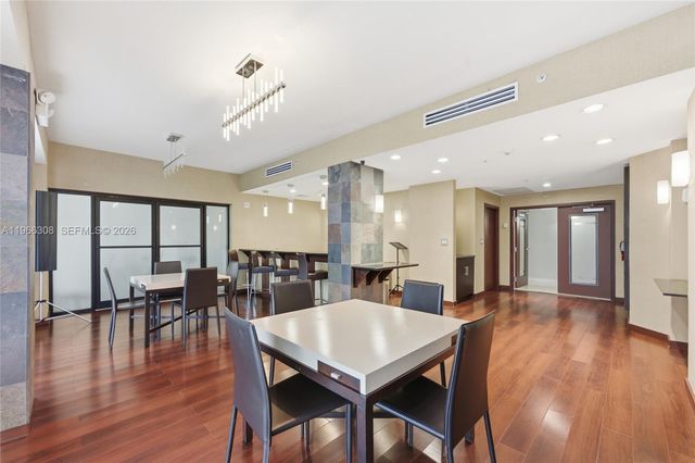 3300 NE 191st St 714, Aventura, FL 33180