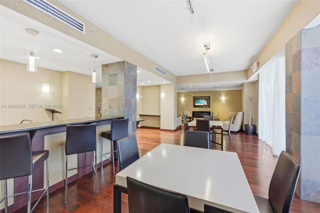 3300 NE 191st St 714, Aventura, FL 33180