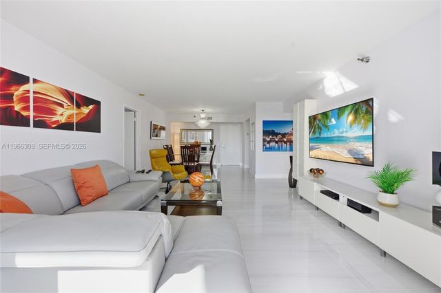 3300 NE 191st St 714, Aventura, FL 33180