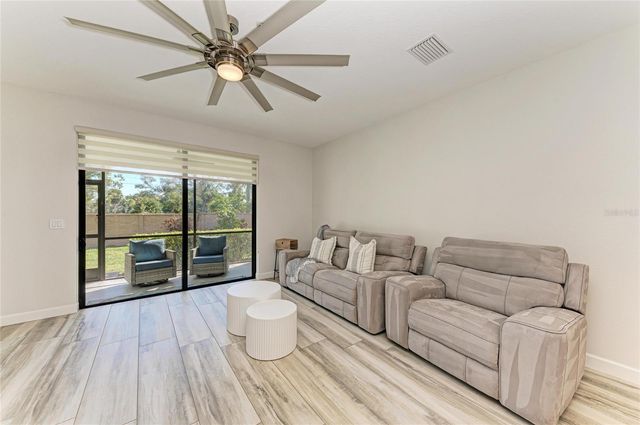 4023 OVERTURE CIRCLE 318, Bradenton, FL 34209