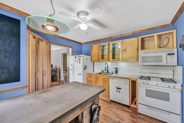 2750 Derwent DR SW, Roanoke, VA 24015