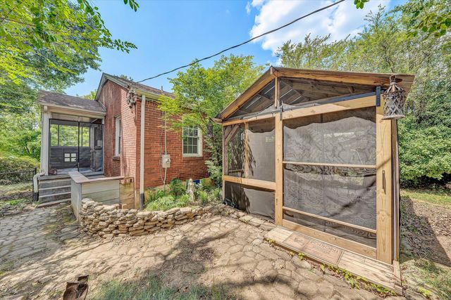 2750 Derwent DR SW, Roanoke, VA 24015