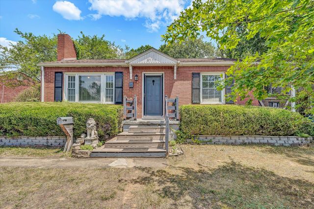2750 Derwent DR SW, Roanoke, VA 24015