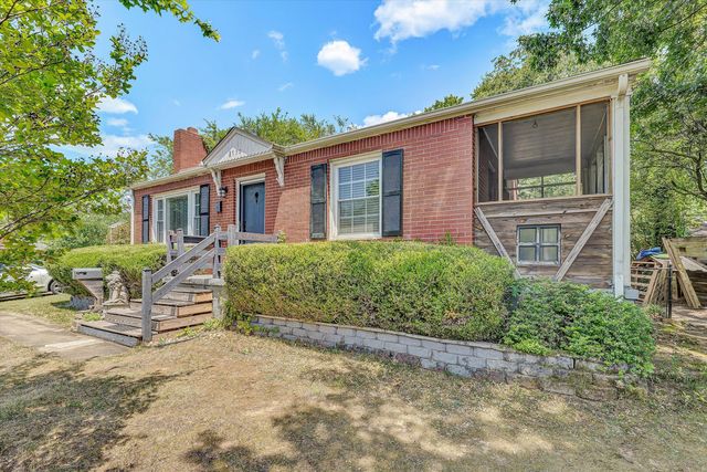 2750 Derwent DR SW, Roanoke, VA 24015