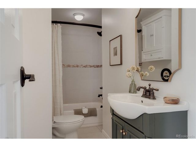 4208 Lipan St, Denver, CO 80211