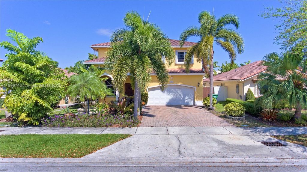 15217 SW 36th Ter, Miami, FL 33185