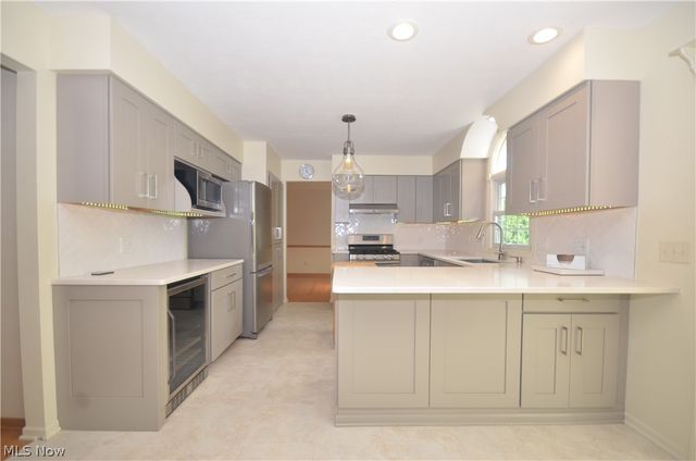 487 Dunbar Road, Tallmadge, OH 44278