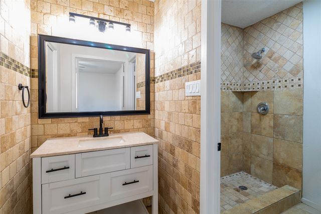2423 Jewell Drive, Arlington, TX 76016
