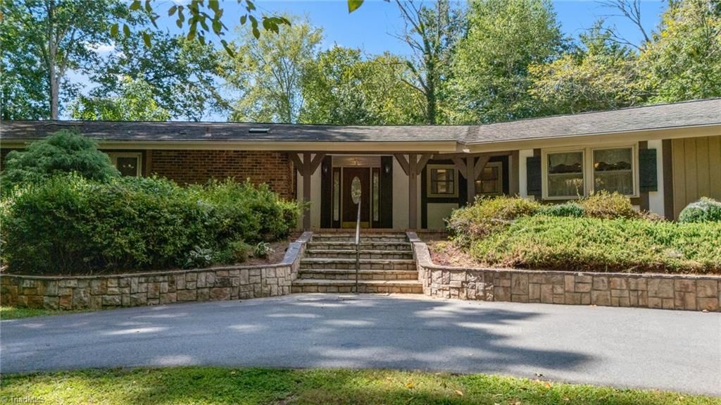 6901 Wooden Rail Lane, Summerfield, NC 27358