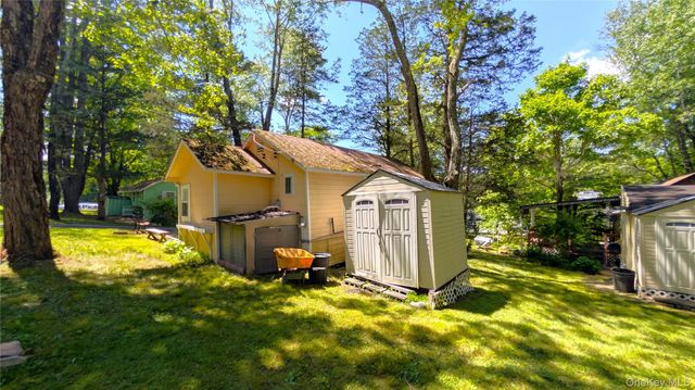 50 GLANHOPE Road 21, Hopewell Junction, NY 12533