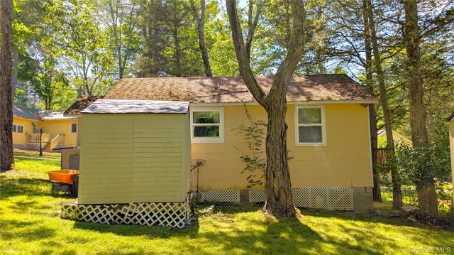 50 GLANHOPE Road 21, Hopewell Junction, NY 12533