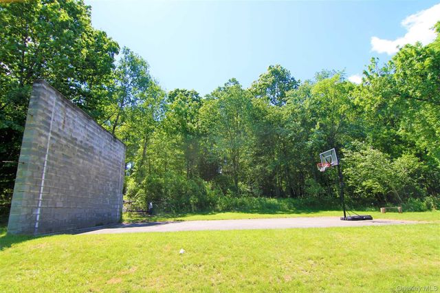 50 GLANHOPE Road 21, Hopewell Junction, NY 12533