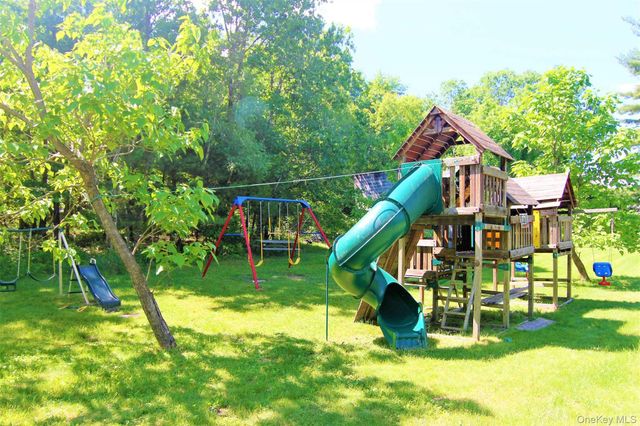 50 GLANHOPE Road 21, Hopewell Junction, NY 12533