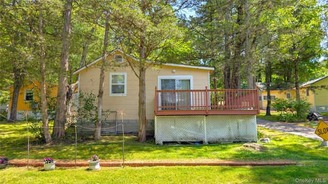 50 GLANHOPE Road 21, Hopewell Junction, NY 12533