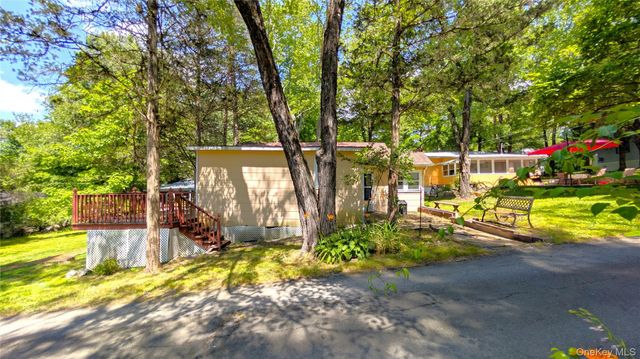 50 GLANHOPE Road 21, Hopewell Junction, NY 12533