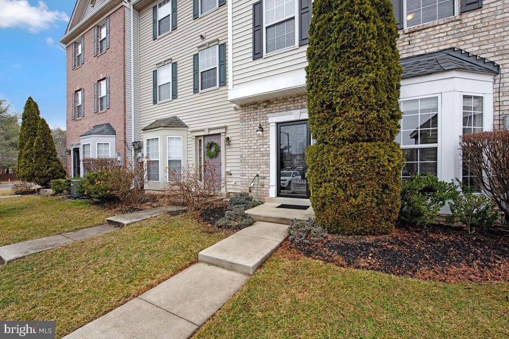 Image 10 of property listing at 1969 BUCKWHEAT CT, Odenton, MD 21113