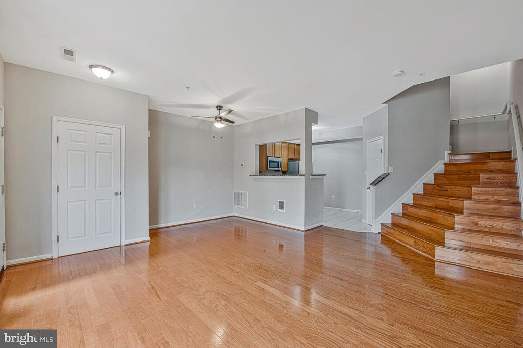 Image 13 of property listing at 1969 BUCKWHEAT CT, Odenton, MD 21113