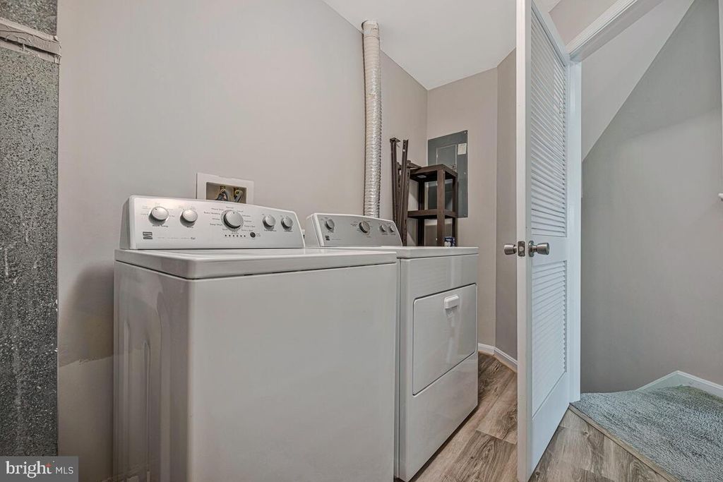 Image 17 of property listing at 1969 BUCKWHEAT CT, Odenton, MD 21113