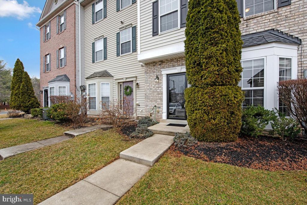 Image 6 of property listing at 1969 BUCKWHEAT CT, Odenton, MD 21113