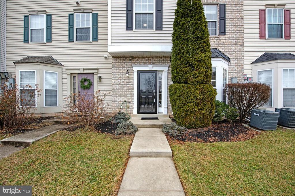 Image 7 of property listing at 1969 BUCKWHEAT CT, Odenton, MD 21113