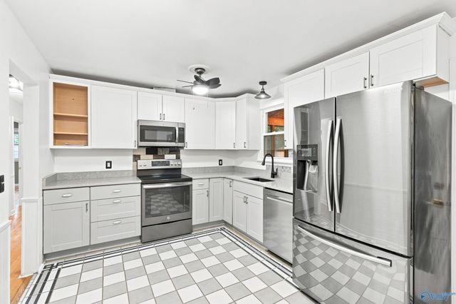 5609 Alta Dena Street SW, Huntsville, AL 35802