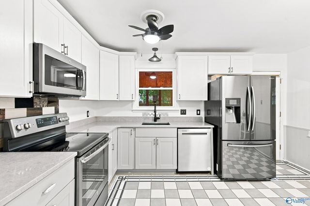 5609 Alta Dena Street SW, Huntsville, AL 35802