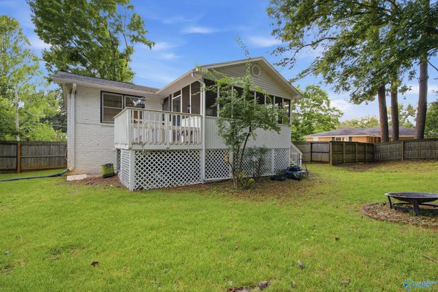 5609 Alta Dena Street SW, Huntsville, AL 35802