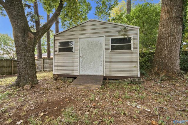 5609 Alta Dena Street SW, Huntsville, AL 35802