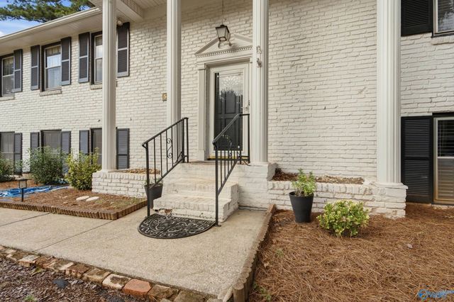 5609 Alta Dena Street SW, Huntsville, AL 35802