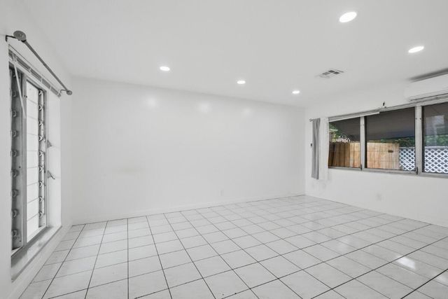 1201 N VICTORIA PARK Road 1203, Fort Lauderdale, FL 33304