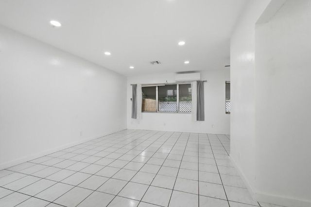 1201 N VICTORIA PARK Road 1203, Fort Lauderdale, FL 33304