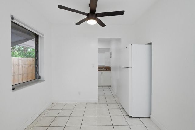 1201 N VICTORIA PARK Road 1203, Fort Lauderdale, FL 33304