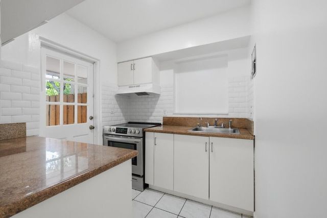 1201 N VICTORIA PARK Road 1203, Fort Lauderdale, FL 33304