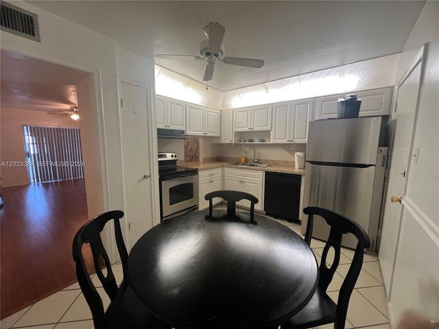 2060 NW 48th Ter 103, Lauderhill, FL 33313