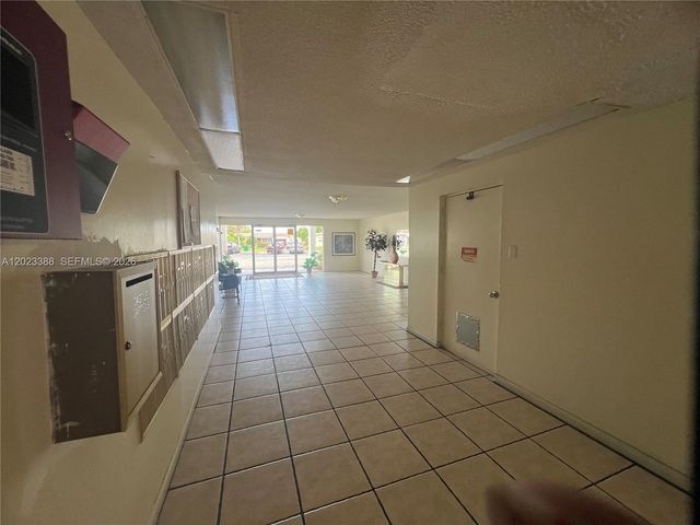 2060 NW 48th Ter 103, Lauderhill, FL 33313