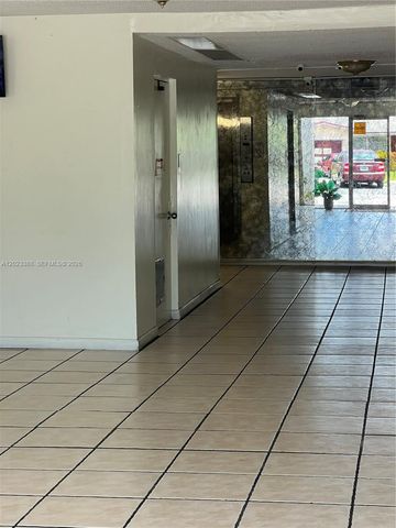 2060 NW 48th Ter 103, Lauderhill, FL 33313