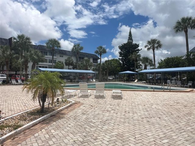 2060 NW 48th Ter 103, Lauderhill, FL 33313