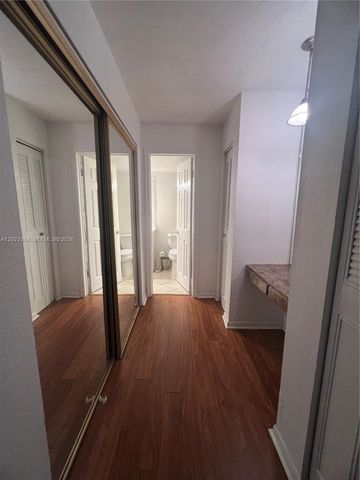 2060 NW 48th Ter 103, Lauderhill, FL 33313