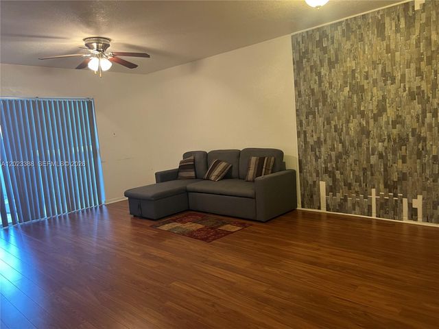 2060 NW 48th Ter 103, Lauderhill, FL 33313