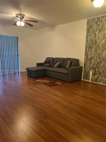 2060 NW 48th Ter 103, Lauderhill, FL 33313