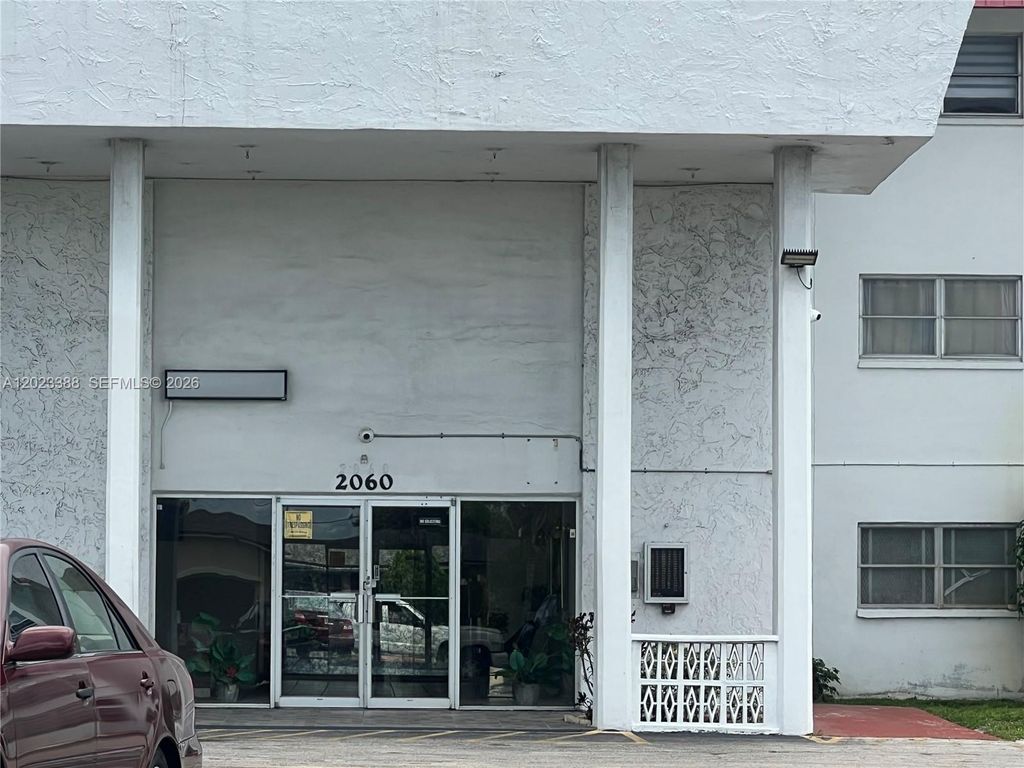 2060 NW 48th Ter 103, Lauderhill, FL 33313